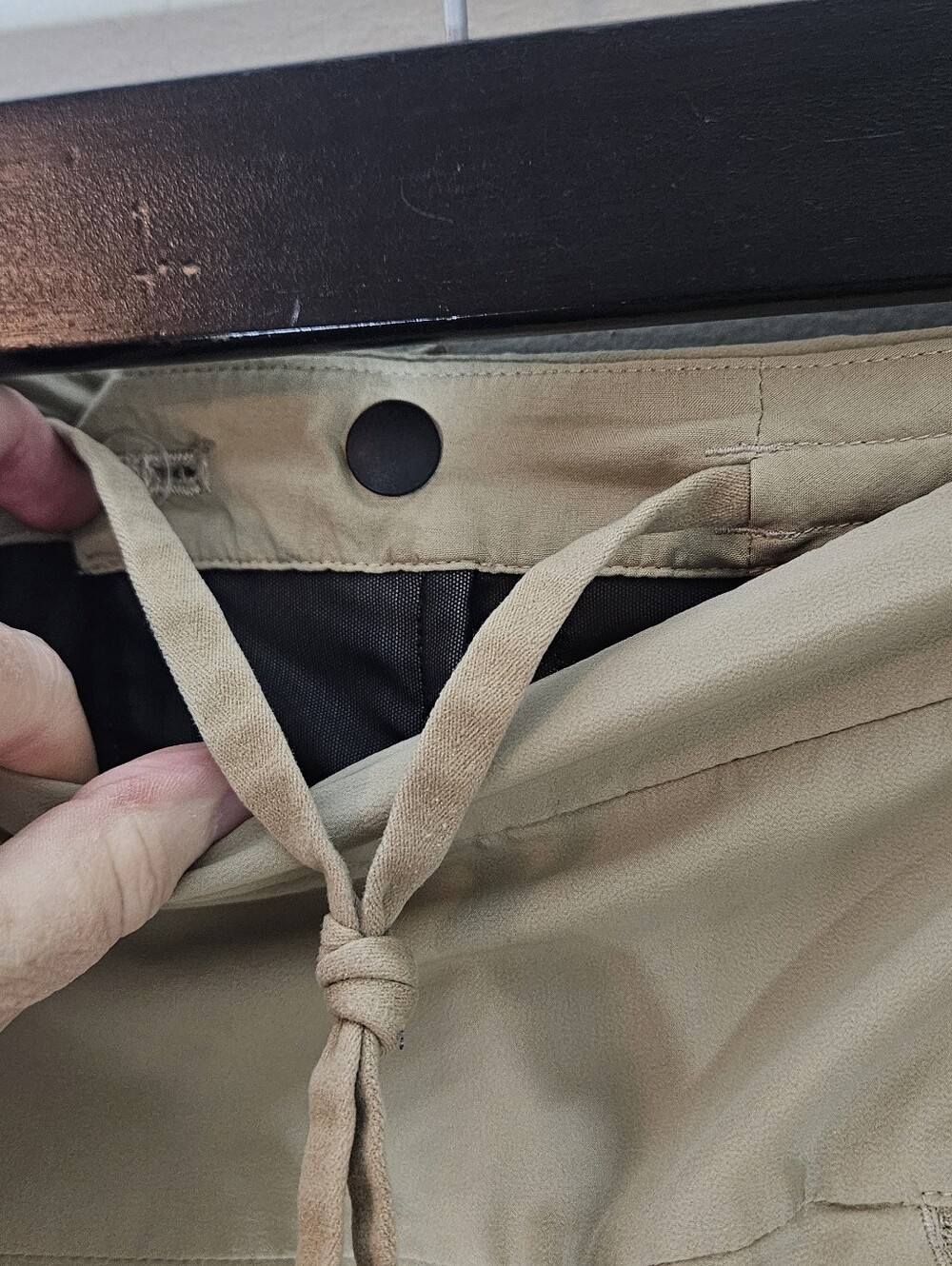 Lululemon Bowline Shorts Men's 32 Khaki  9" Inseam Drawstring Elastic Waist - Picture 7 of 8